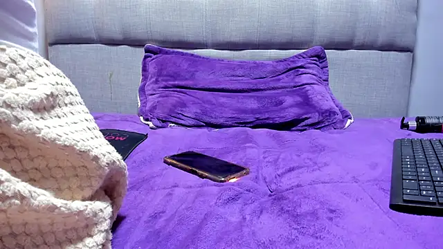 Shantal  G online show from November 8, 2025, 8:51 am