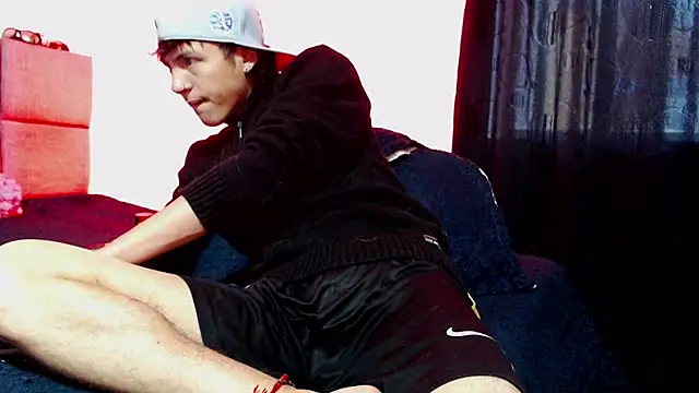 Snapshot of NaytonFreeman chatting on November 18, 2025, 11:24 am NaytonFreeman online show from November 18, 2025, 11:24 am