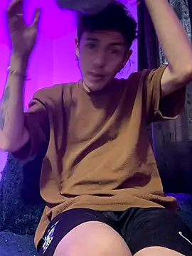 Snapshot of NaytonFreeman chatting on November 14, 2025, 11:14 am NaytonFreeman online show from November 14, 2025, 11:14 am