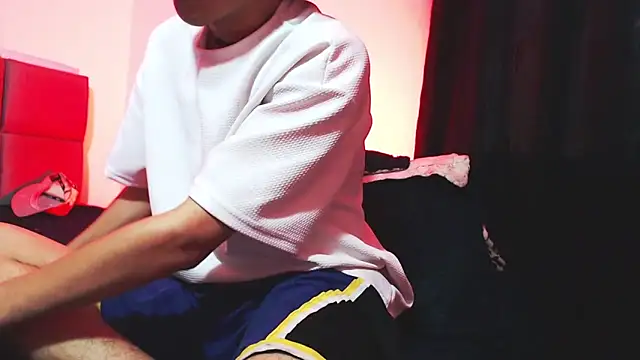 Snapshot of NaytonFreeman chatting on November 28, 2025, 11:43 am NaytonFreeman online show from November 28, 2025, 11:43 am