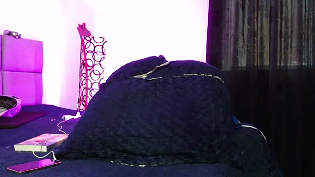 Snapshot of NaytonFreeman chatting on November 21, 2025, 11:31 am NaytonFreeman online show from November 21, 2025, 11:31 am