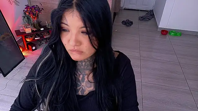 Snapshot of Unatatuada chatting on November 19, 2025, 7:25 pm Unatatuada online show from November 19, 2025, 7:25 pm