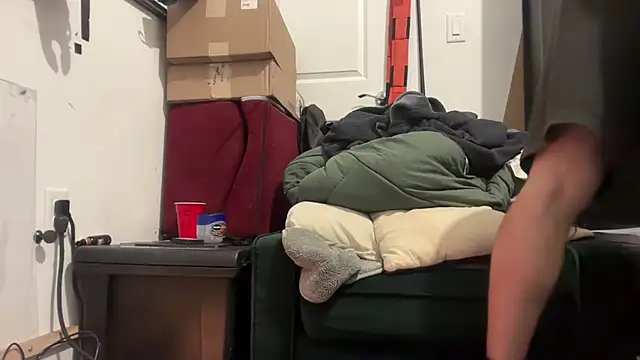 jasoncali305 online show from April 18, 2026, 9:11 am