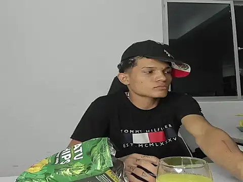 EL VENEZOLANO 22CM online show from February 5, 2026, 5:03 am