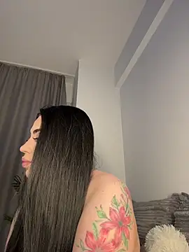 Snapshot of Andrestarr chatting on April 25, 2026, 7:22 pm Andrestarr online show from April 25, 2026, 7:22 pm