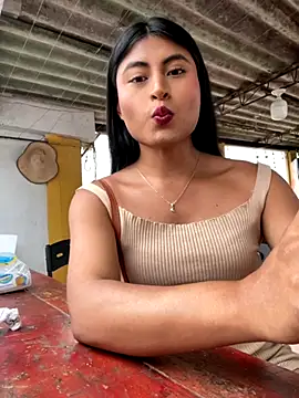 Michelle Narvaez online show from November 9, 2025, 10:36 pm