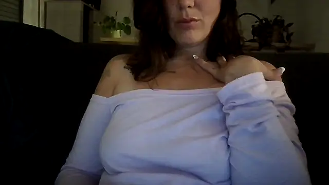 Snapshot of samantaatw chatting on September 30, 2025, 8:15 pm samantaatw online show from September 30, 2025, 8:15 pm