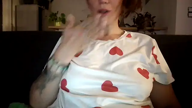 Snapshot of samantaatw chatting on September 25, 2025, 10:27 pm samantaatw online show from September 25, 2025, 10:27 pm