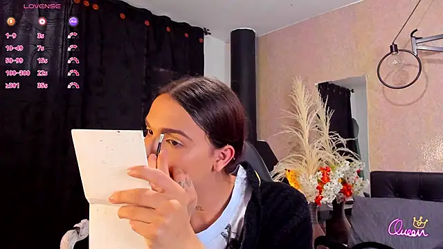 Snapshot of Almaazz chatting on February 25, 2026, 7:36 pm Almaazz online show from February 25, 2026, 7:36 pm