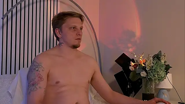 Snapshot of Vincent_Hardman chatting on November 14, 2025, 11:19 pm Vincent Hardman online show from November 14, 2025, 11:19 pm