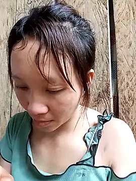 bonnie-00 online show from April 18, 2026, 10:06 am