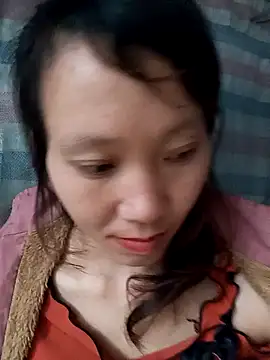 Snapshot of bonnie-00 chatting on November 6, 2025, 6:28 am bonnie-00 online show from November 6, 2025, 6:28 am