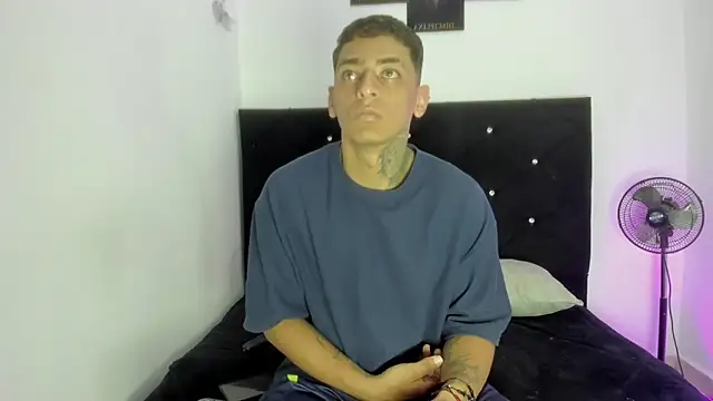 Snapshot of maykel_and_mike chatting on November 26, 2025, 9:31 am maykel and mike online show from November 26, 2025, 9:31 am