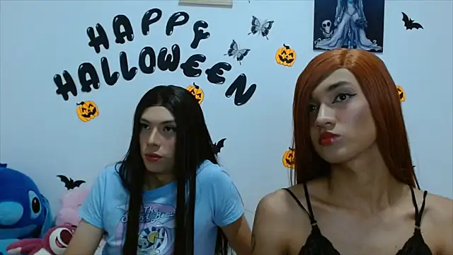 Snapshot of PinkLuna_LolaBloom chatting on October 31, 2025, 10:34 am PinkLuna LolaBloom online show from October 31, 2025, 10:34 am