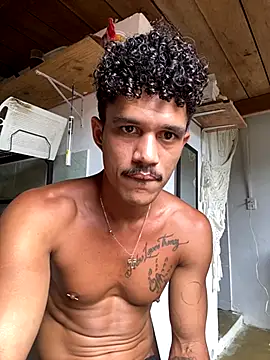 Snapshot of trustes00tribox chatting on December 2, 2025, 5:36 pm trustes00tribox online show from December 2, 2025, 5:36 pm