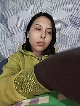 melzinhah03 online show from July 6, 2026, 12:06 am