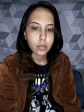 melzinhah03 online show from May 15, 2026, 11:03 pm