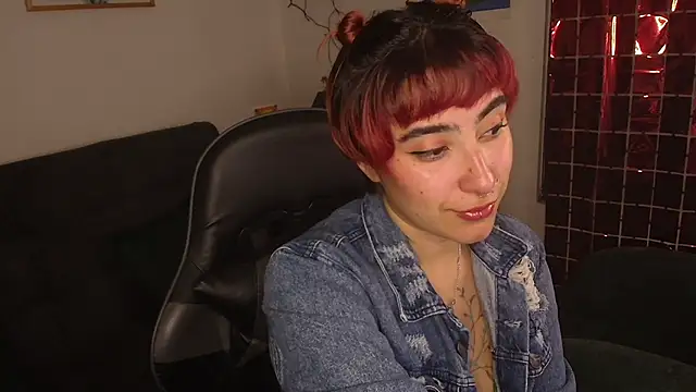 Miacatsito3 online show from February 13, 2026, 11:49 pm