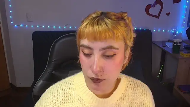 Miacatsito3 online show from June 24, 2026, 2:43 am
