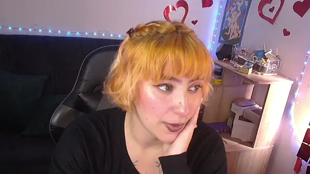 Miacatsito3 online show from June 9, 2026, 7:04 pm