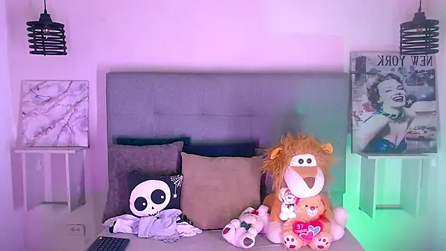 Billie Turner  online show from November 9, 2025, 3:32 am