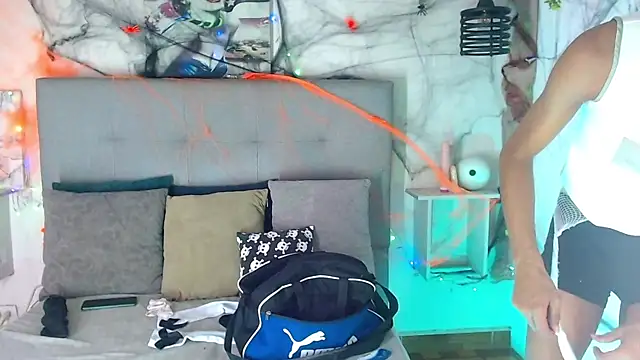 Billie Turner  online show from October 29, 2025, 4:22 am