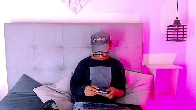 Billie Turner  online show from September 21, 2025, 4:28 am