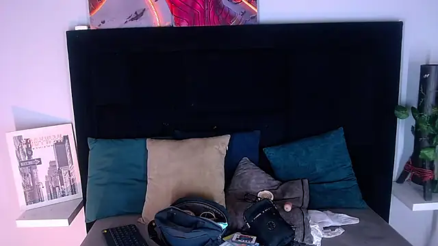 Billie Turner  online show from November 26, 2025, 2:06 pm