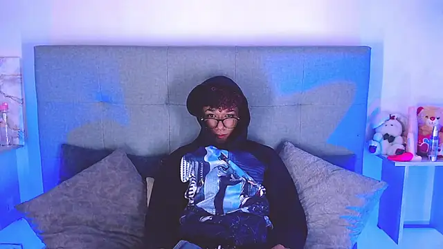 Billie Turner  online show from October 9, 2025, 4:13 am