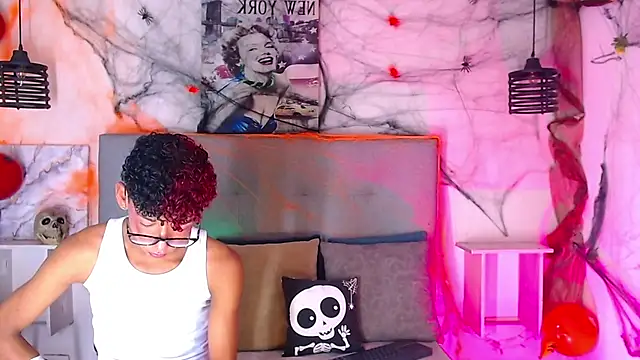 Billie Turner  online show from October 26, 2025, 4:13 am