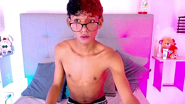 Billie Turner  online show from September 25, 2025, 4:13 pm