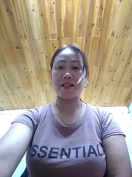 Snapshot of Dung_x chatting on February 16, 2026, 12:42 am Dung x online show from February 16, 2026, 12:42 am