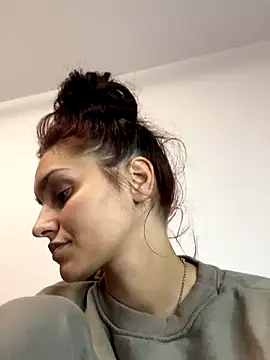 EllaBlowy online show from October 1, 2025, 9:25 am