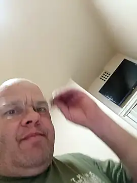 Snapshot of narrowboy chatting on November 14, 2025, 1:59 pm narrowboy online show from November 14, 2025, 1:59 pm