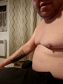 Snapshot of narrowboy chatting on November 1, 2025, 4:23 pm narrowboy online show from November 1, 2025, 4:23 pm