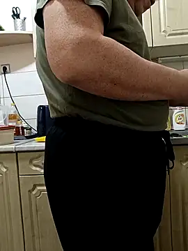 Snapshot of narrowboy chatting on December 17, 2025, 1:27 pm narrowboy online show from December 17, 2025, 1:27 pm