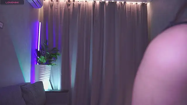 Jupiter Boobs online show from November 15, 2025, 1:37 pm