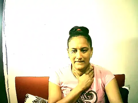 Snapshot of Indiansexyboobs18 chatting on December 4, 2025, 8:24 am Indiansexyboobs18 online show from December 4, 2025, 8:24 am