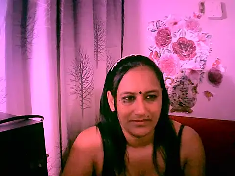 Snapshot of Indiansexyboobs18 chatting on November 5, 2025, 10:29 am Indiansexyboobs18 online show from November 5, 2025, 10:29 am