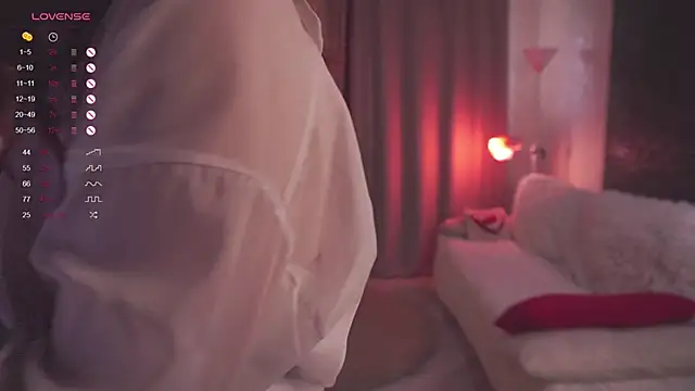 Frences Eyes online show from September 17, 2025, 12:40 pm