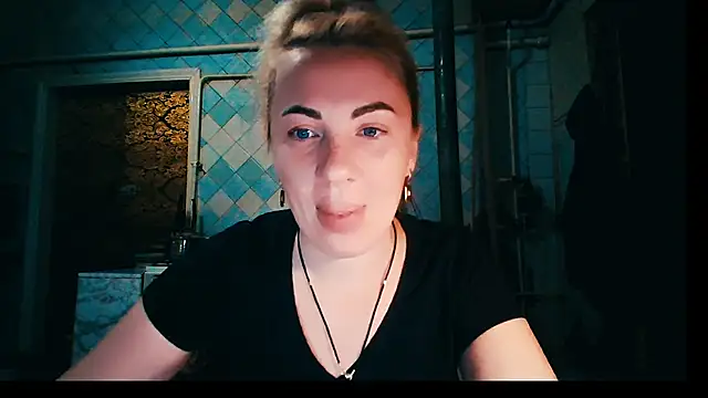 EmmaCat  online show from November 28, 2025, 6:46 am