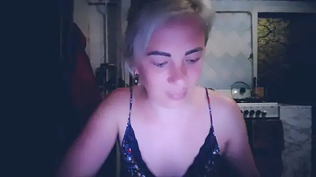 Snapshot of EmmaCat_ chatting on May 20, 2026, 6:05 pm EmmaCat online show from May 20, 2026, 6:05 pm