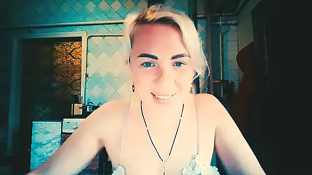 Snapshot of EmmaCat_ chatting on April 23, 2026, 12:00 pm EmmaCat online show from April 23, 2026, 12:00 pm