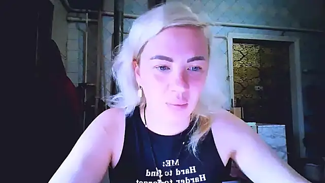 Snapshot of EmmaCat_ chatting on April 30, 2026, 3:57 am EmmaCat online show from April 30, 2026, 3:57 am