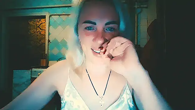 Snapshot of EmmaCat_ chatting on April 24, 2026, 6:21 pm EmmaCat online show from April 24, 2026, 6:21 pm