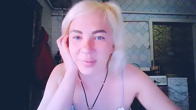 Snapshot of EmmaCat_ chatting on May 16, 2026, 3:16 am EmmaCat online show from May 16, 2026, 3:16 am