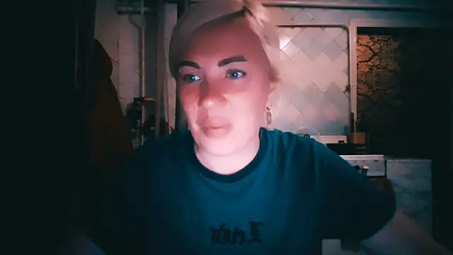 Snapshot of EmmaCat_ chatting on June 6, 2026, 6:13 pm EmmaCat online show from June 6, 2026, 6:13 pm