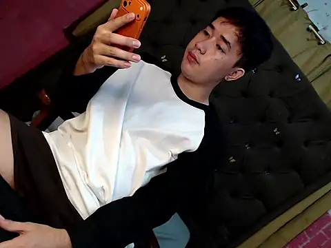 Snapshot of mr_chandy chatting on February 23, 2026, 11:27 pm mr chandy online show from February 23, 2026, 11:27 pm