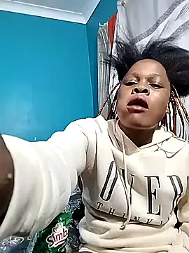 Snapshot of BlondieBitch chatting on November 21, 2025, 12:09 am BlondieBitch online show from November 21, 2025, 12:09 am