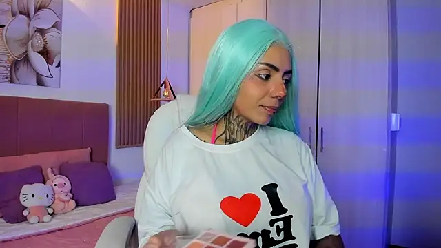 KoraRousee online show from October 18, 2025, 1:35 pm